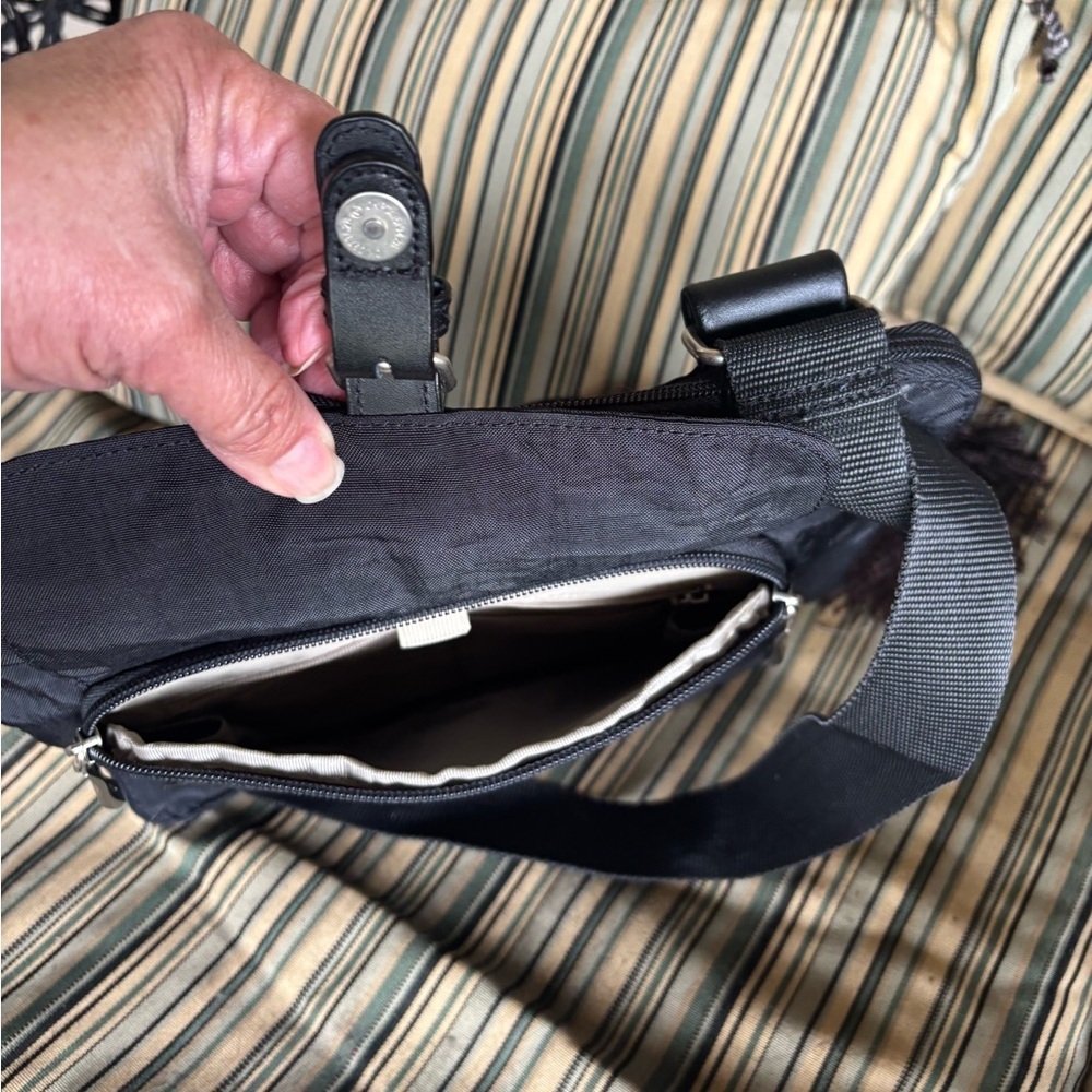 Baggallini Black Crossbody Bag with Durable Design - Picture 5 of 5